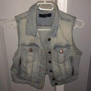 Sleeveless Jean Jacket